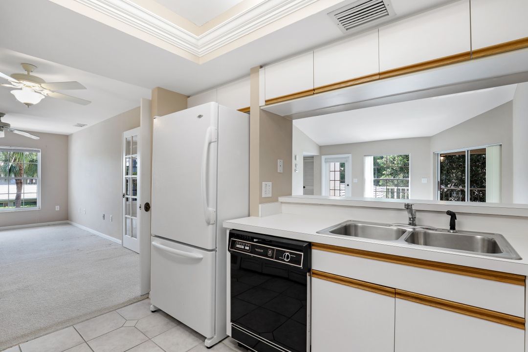 5635 Turtle Bay Dr #12, Naples, FL 34108