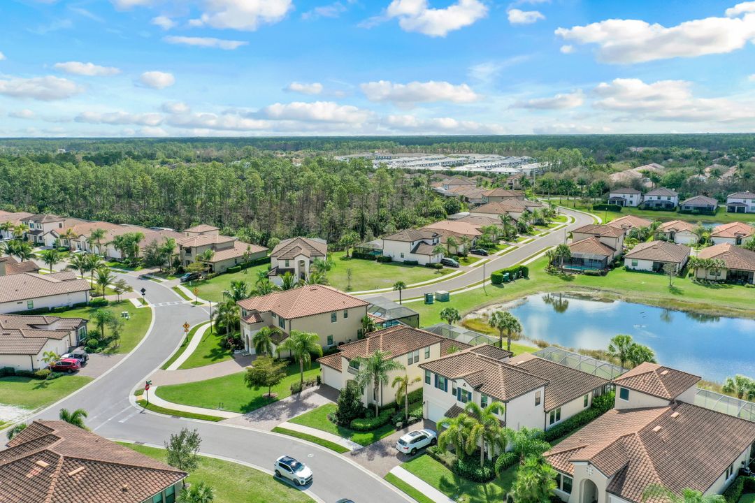 4714 Formosa Dr, Naples, FL 34119