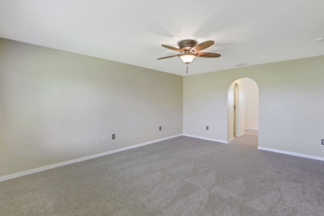 1220 NE 4th Pl, Cape Coral, FL 33909