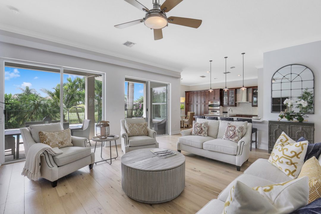 6558 Monterey Point, Naples, FL 34105