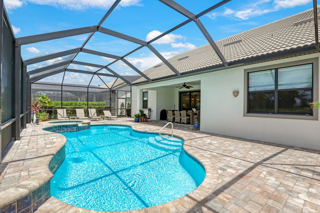 9373 Surfbird Ct, Naples, FL 34120