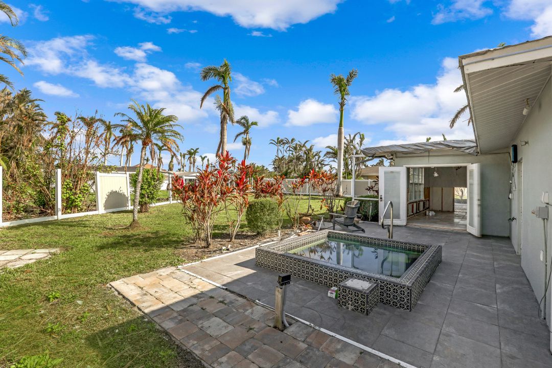 229 Bayshore Dr, Cape Coral, FL 33904