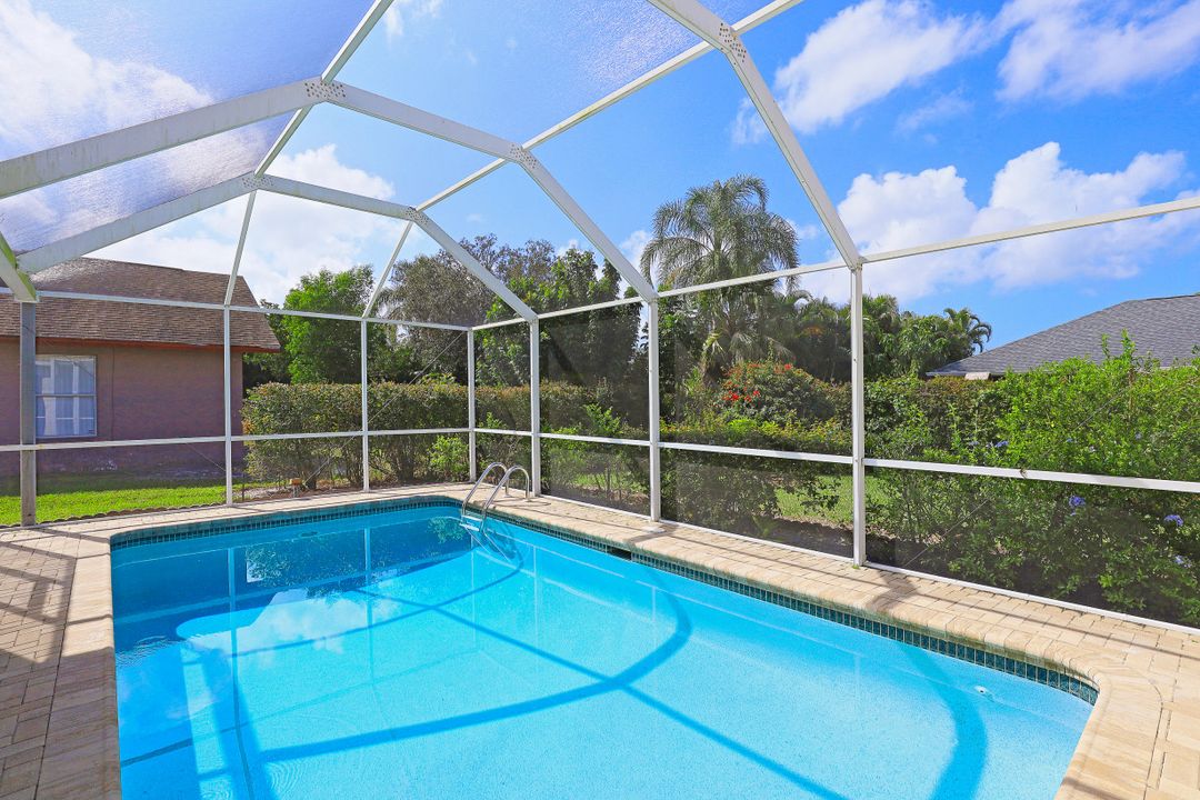 511 Ibis Way, Naples, FL 34110