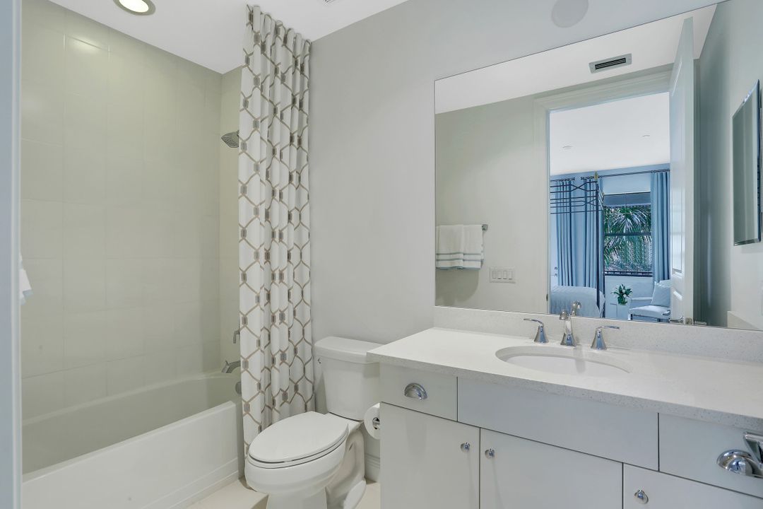 16390 Viansa Way #102, Naples, FL 34110
