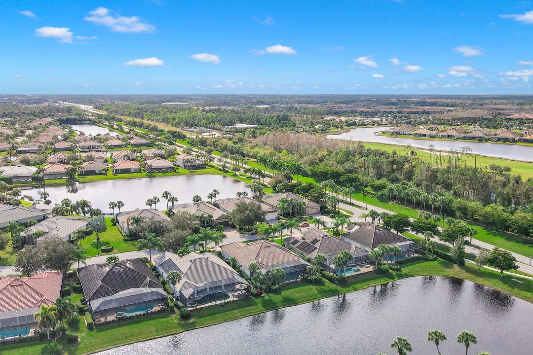 9609 Cobalt Cove Cir, Naples, FL 34120