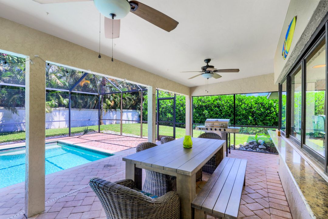 10430 Windsor Way, Naples, FL 34109