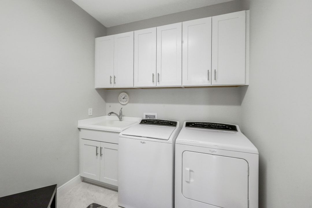 2137 Frangipani Cir #3 - 202, Naples, FL 34120