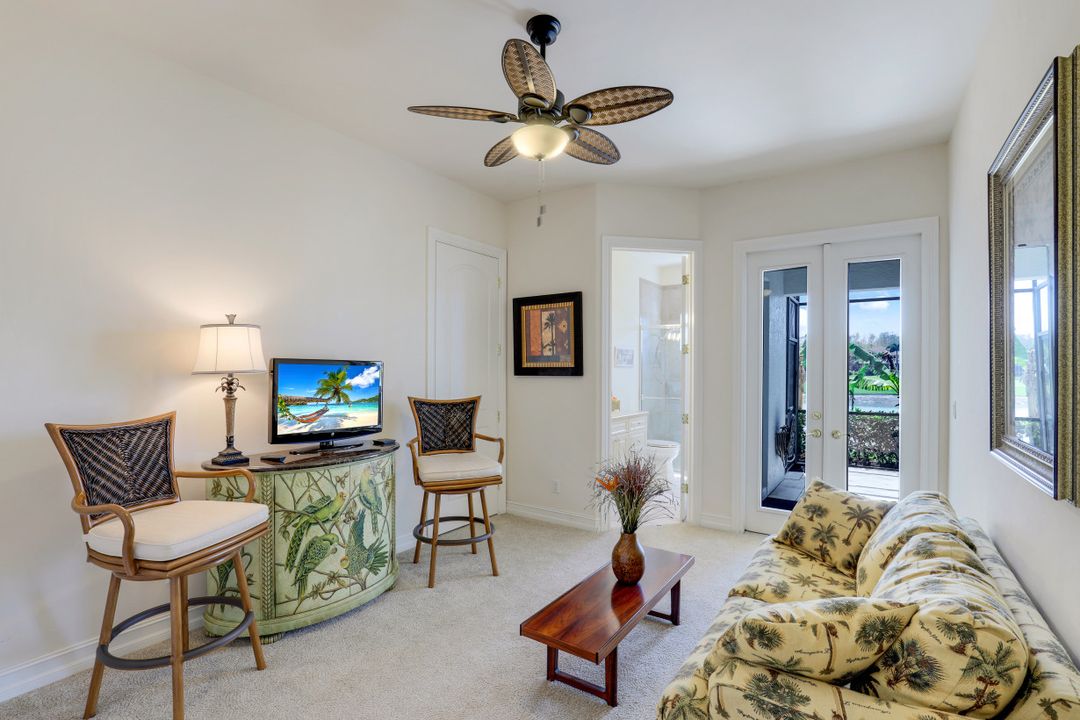 5958 Amberwood Dr, Naples, FL 34110