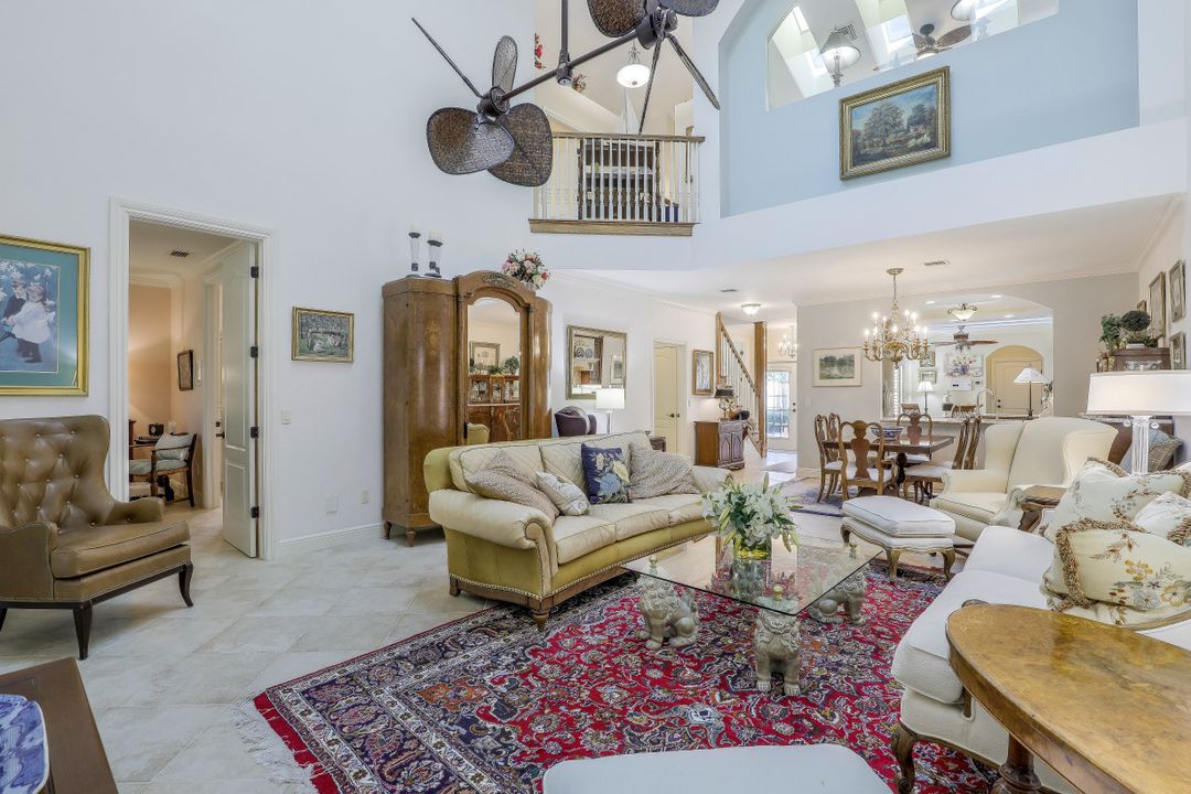 581 Gulf Park Dr, Naples, FL 34108