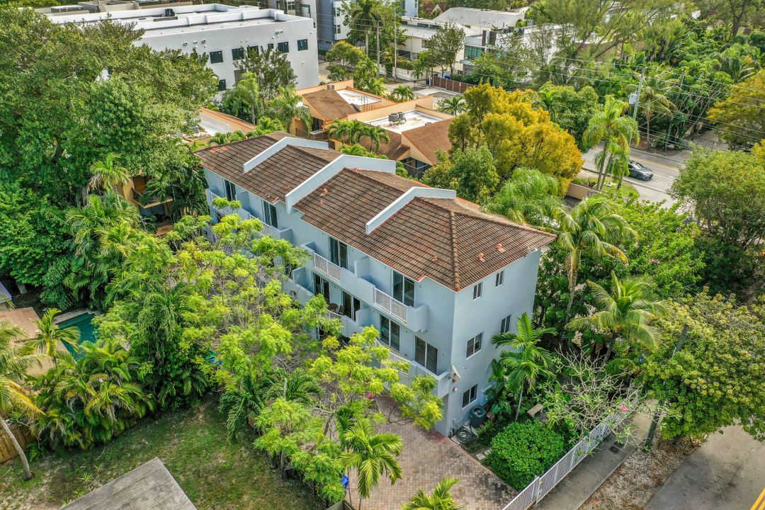 2951 Virginia St, Miami, FL 33133