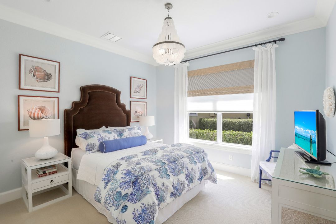 3086 Aviamar Cir, Naples, FL 34114