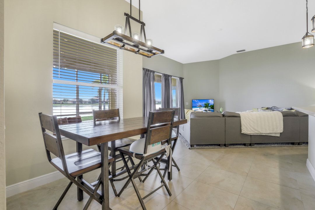 2198 Grove Dr, Naples, FL 34120