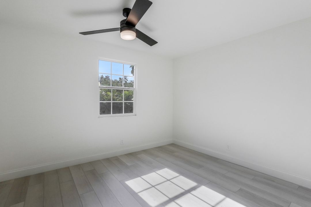 3409 Goldie Ln, Naples, FL 34112