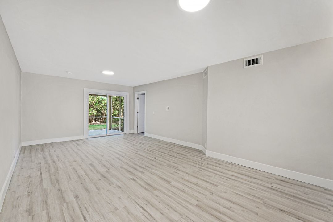 7797 Esmeralda Way #K-102, Naples, FL 34109