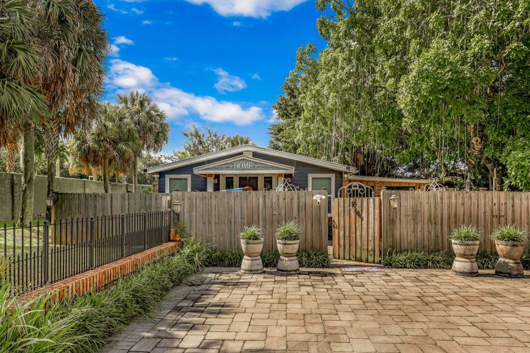 9520 Corkscrew Rd, Estero, FL 33928