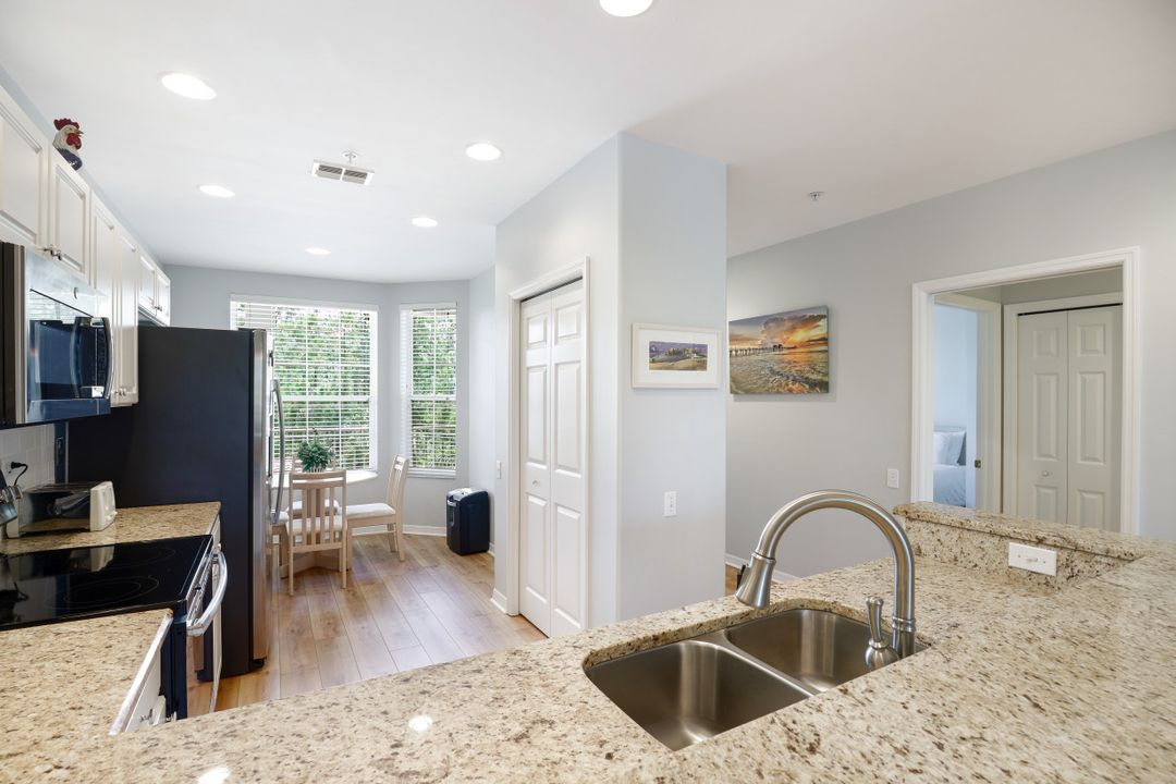 8217 Parkstone Pl #305, Naples, FL 34120