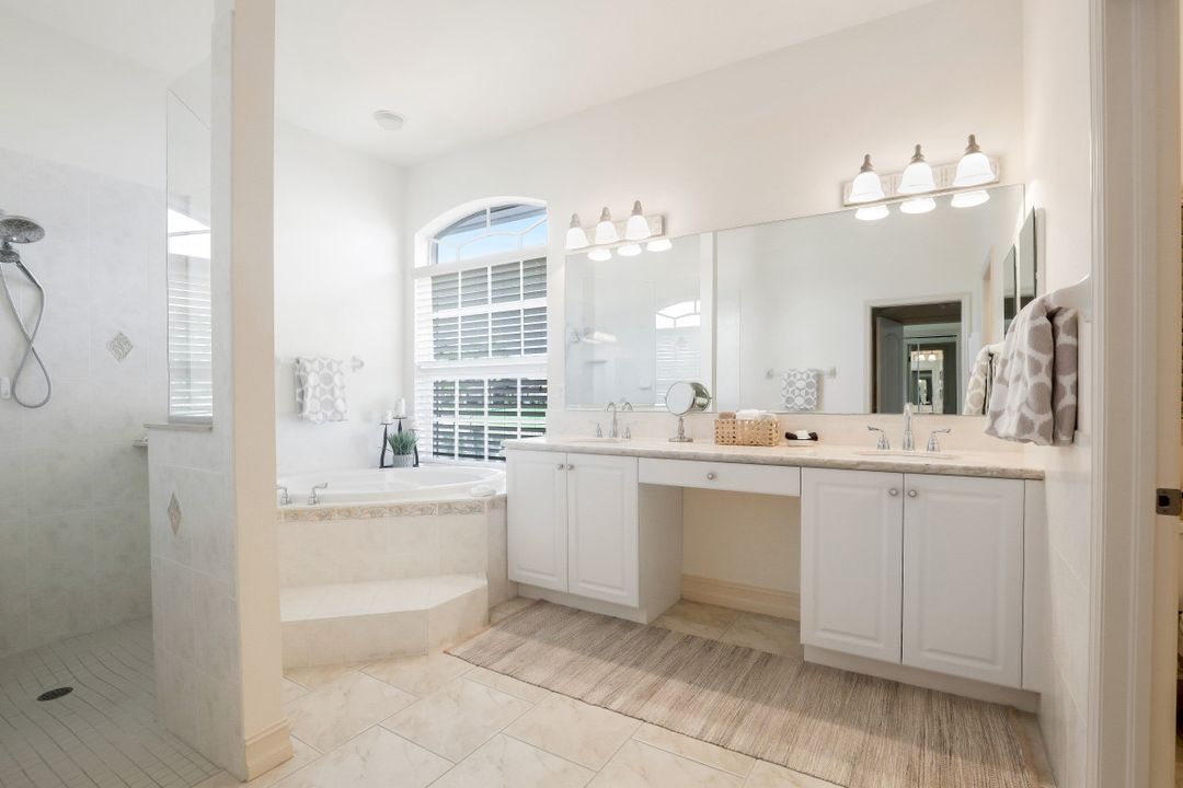 5360 Mikado Ct, Cape Coral, FL 33904