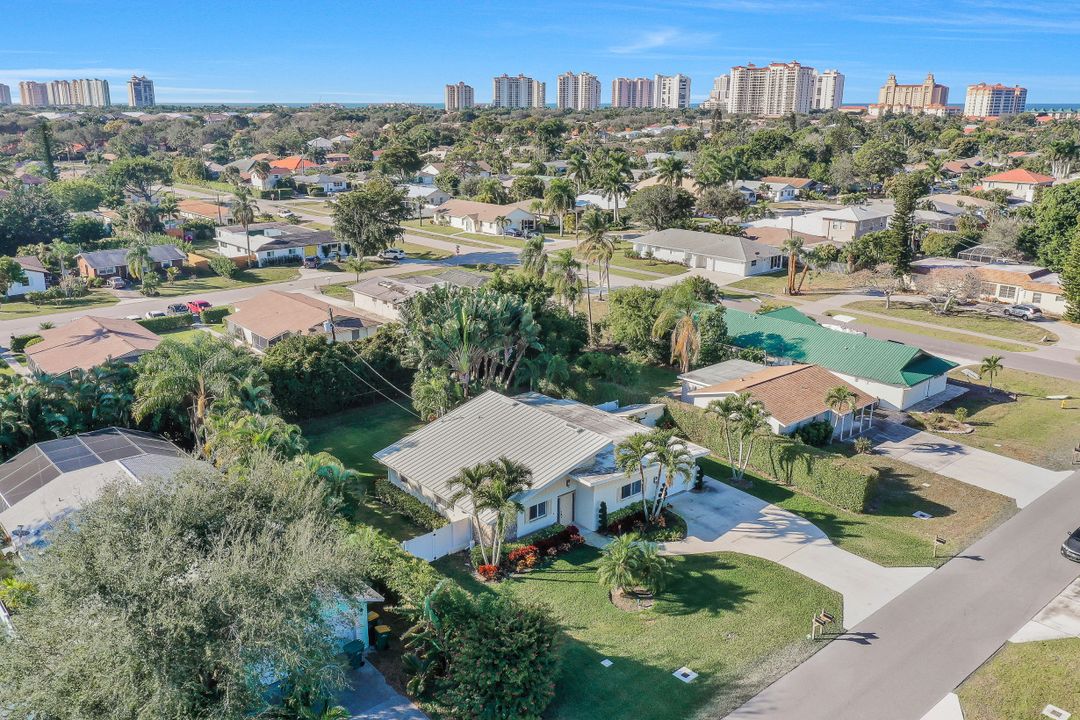 710 95th Ave N, Naples, FL 34108