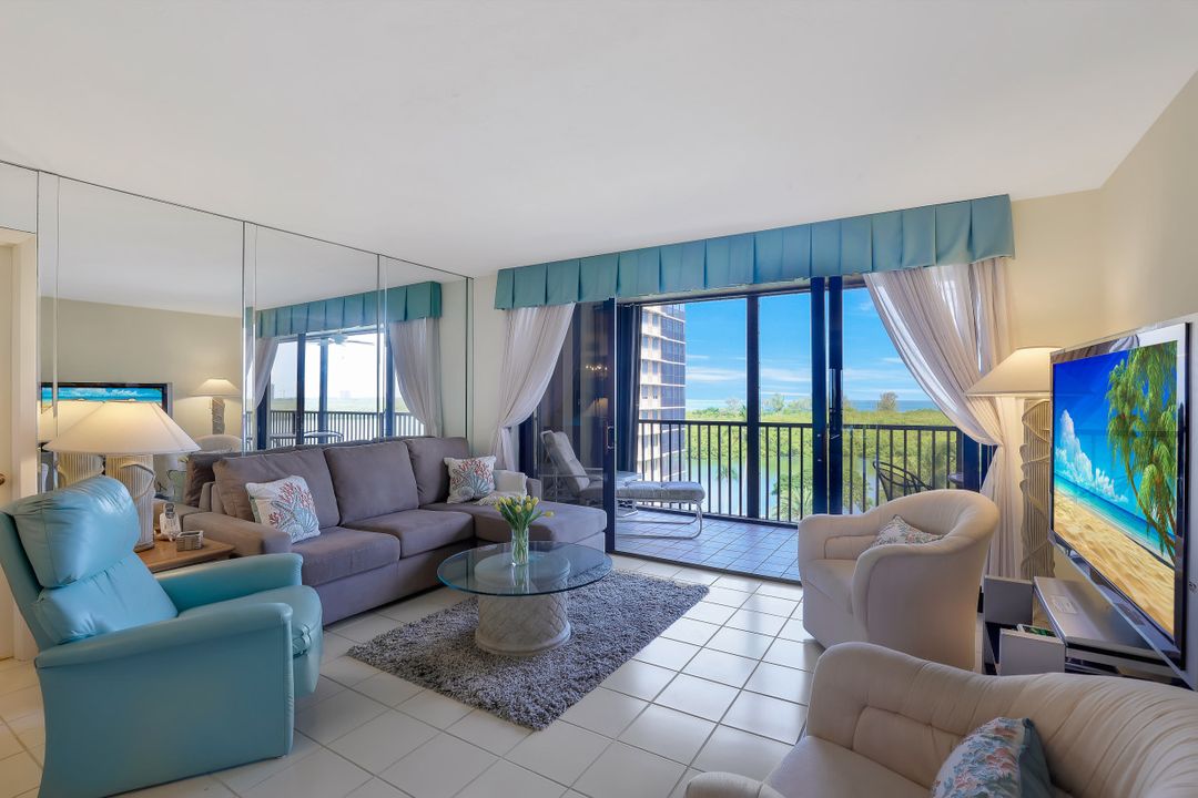 17 Bluebill Ave #602, Naples, FL 34108