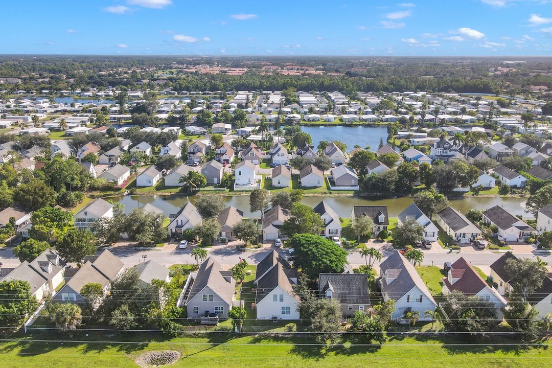 239 Leawood Cir, Naples, FL 34104