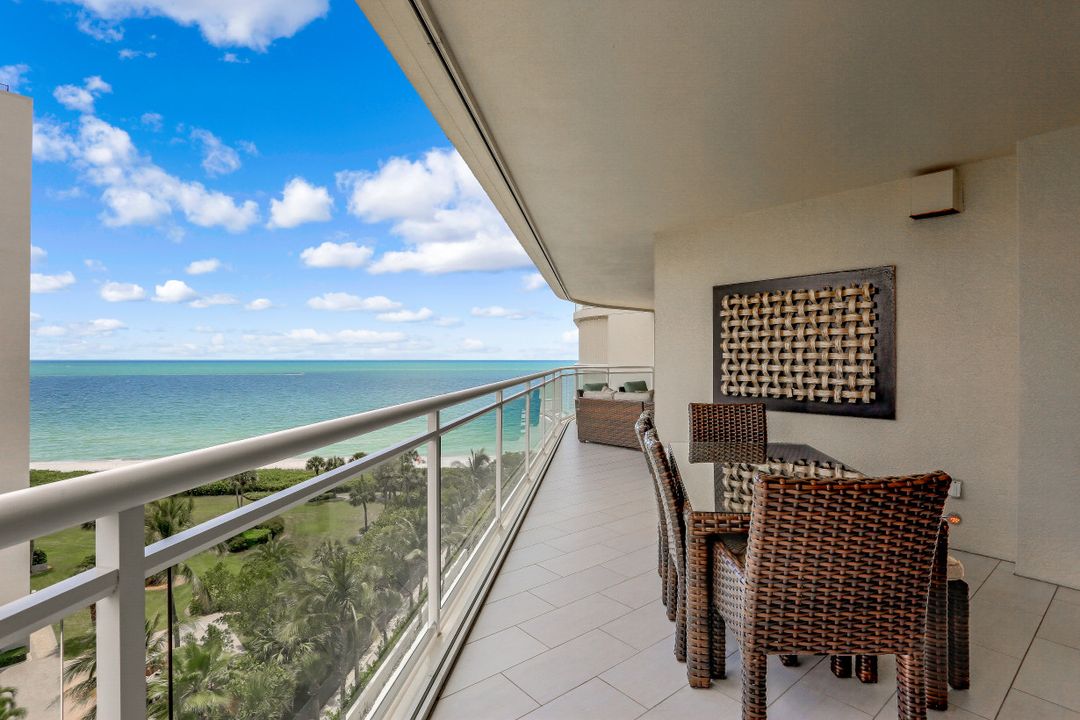 11125 Gulf Shore Dr #701, Naples, FL 34108