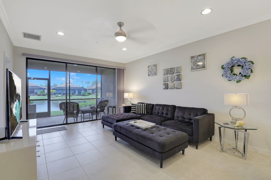 9441 Benvenuto Ct #101, Naples, FL 34119