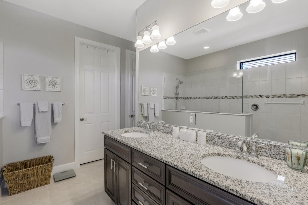 16320 Camden Lakes Cir, Naples, FL 34110