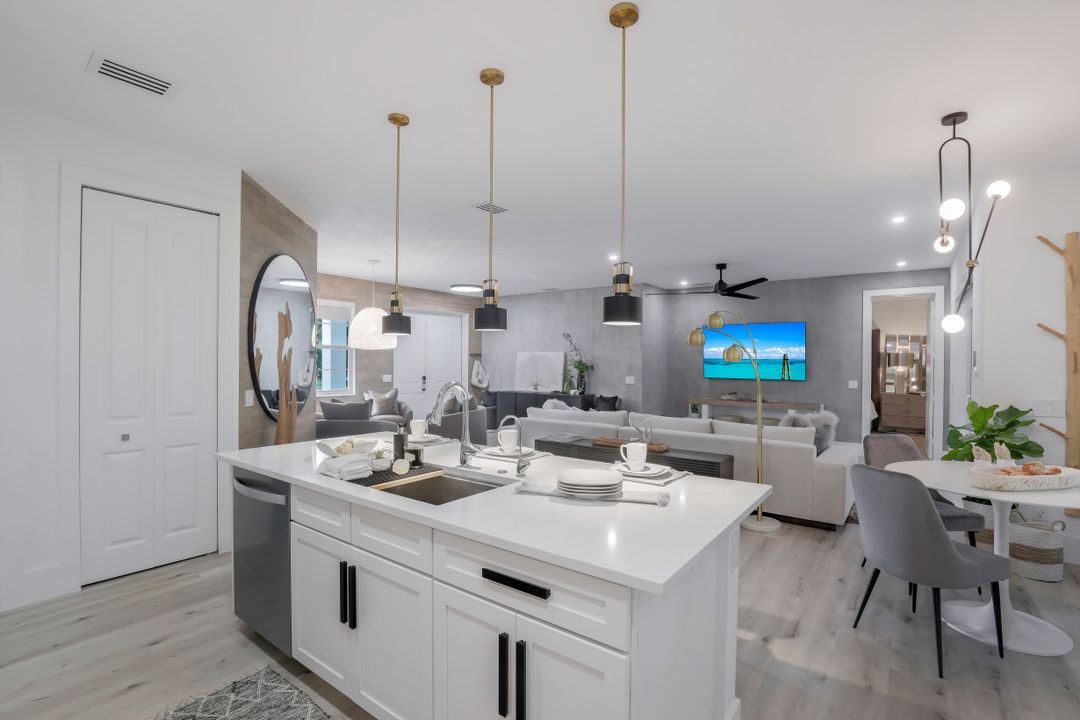 5995 Lancewood Way, Naples, FL 34116