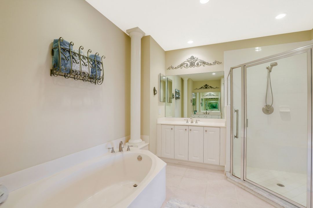 9205 Museo Cir #103, Naples, FL 34114