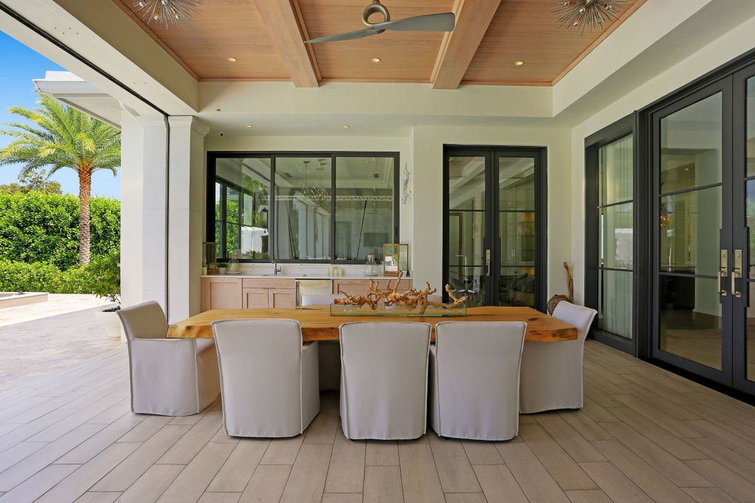 705 Myrtle Rd, Naples, FL 34108