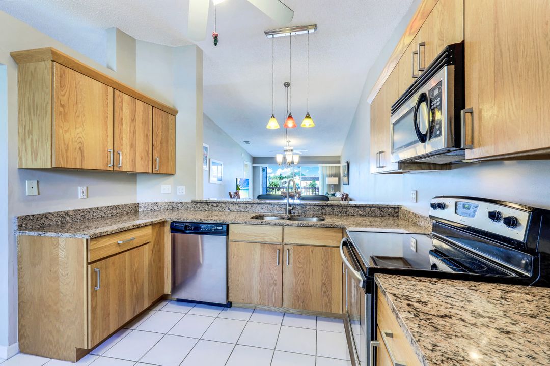 810 New Waterford Dr #201, Naples, FL 34104