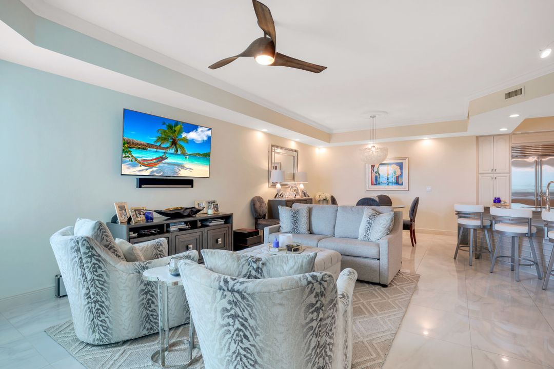 285 Grande Way #1204, Naples, FL 34110