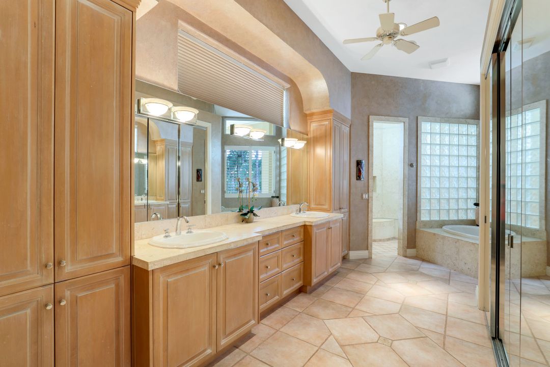 27820 Riverwalk Way, Bonita Springs, FL 34134