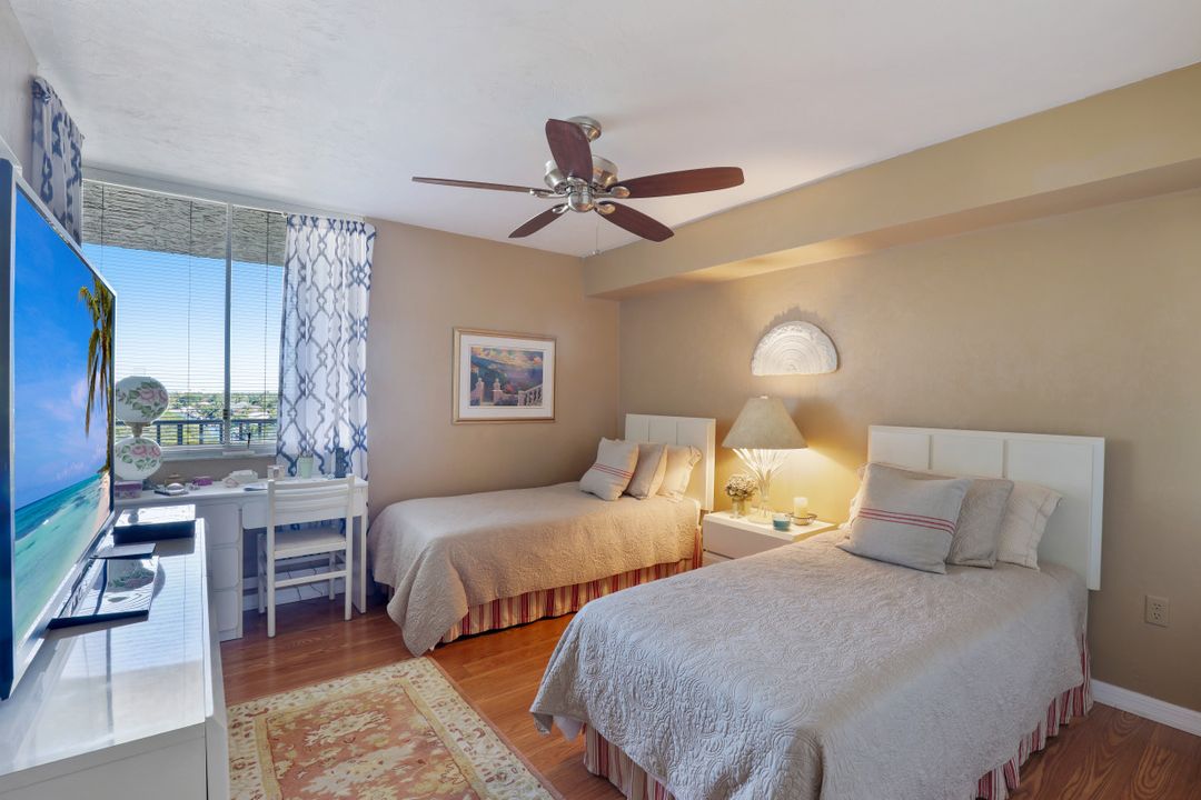 11118 Gulf Shore Dr #602, Naples, FL 34108