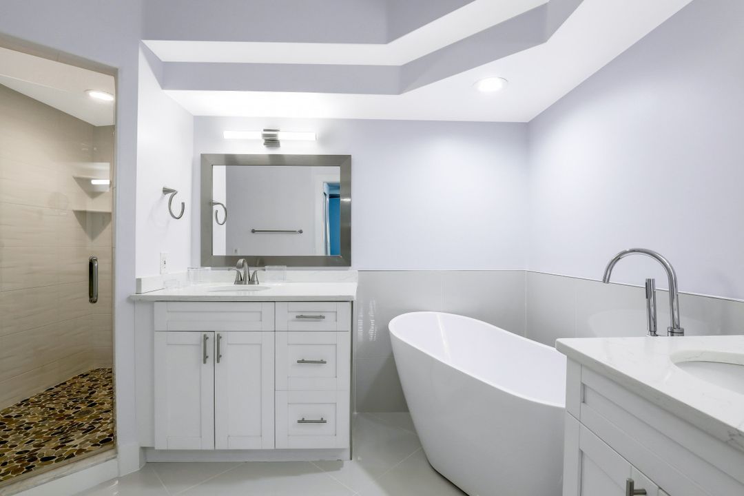 6834 Lantana Bridge Rd #101, Naples, FL 34109