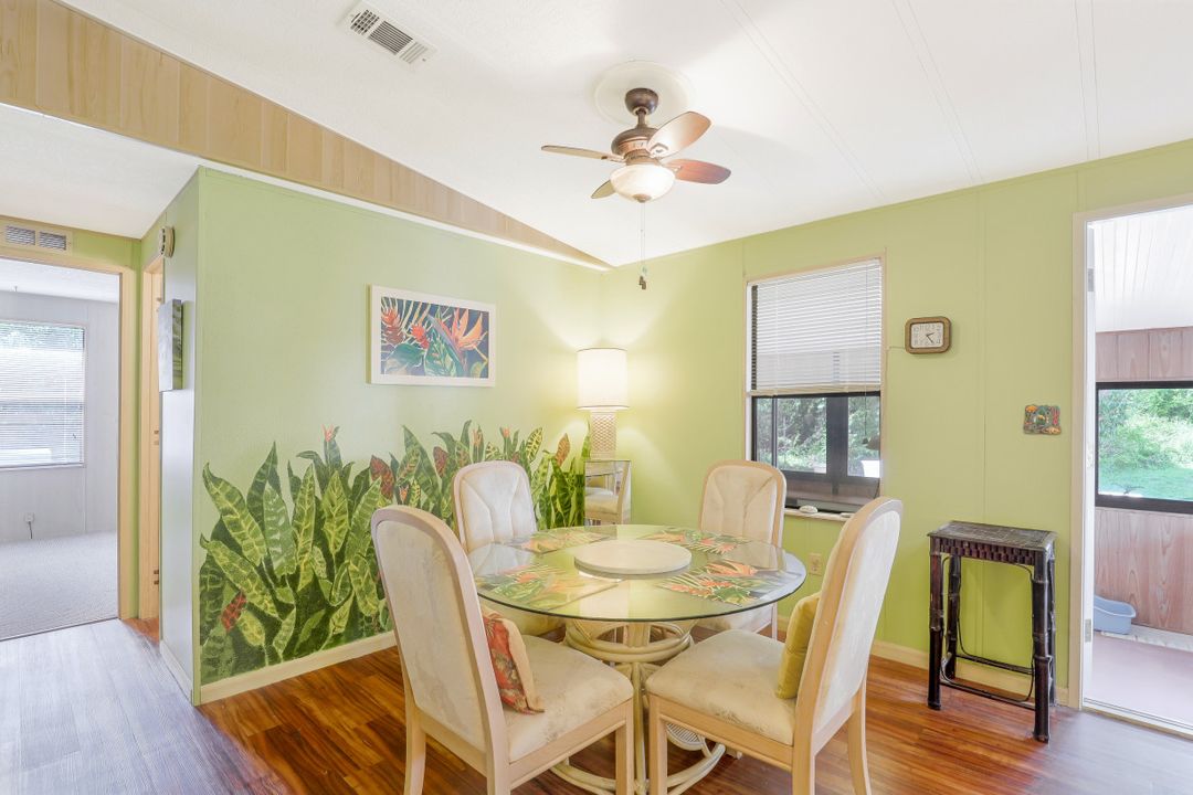 211 Grosbeak Ln, Naples, FL 34114