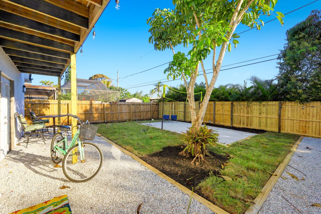 778 100th Ave N, Naples, FL 34108