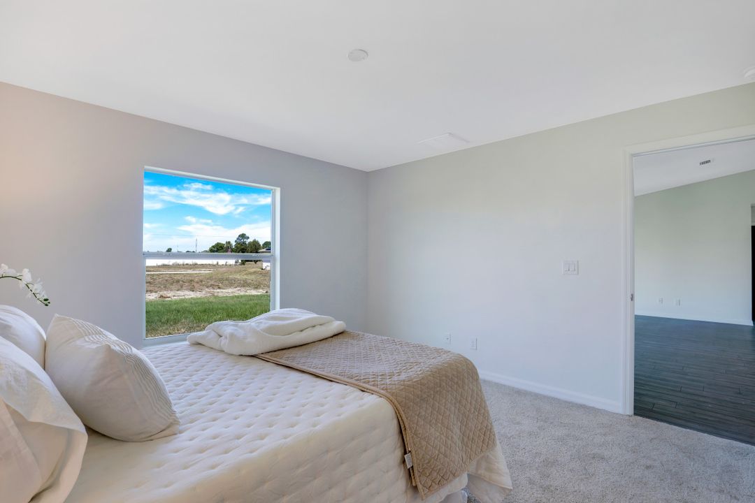 2604 NE 5th Ave, Cape Coral, FL 33909