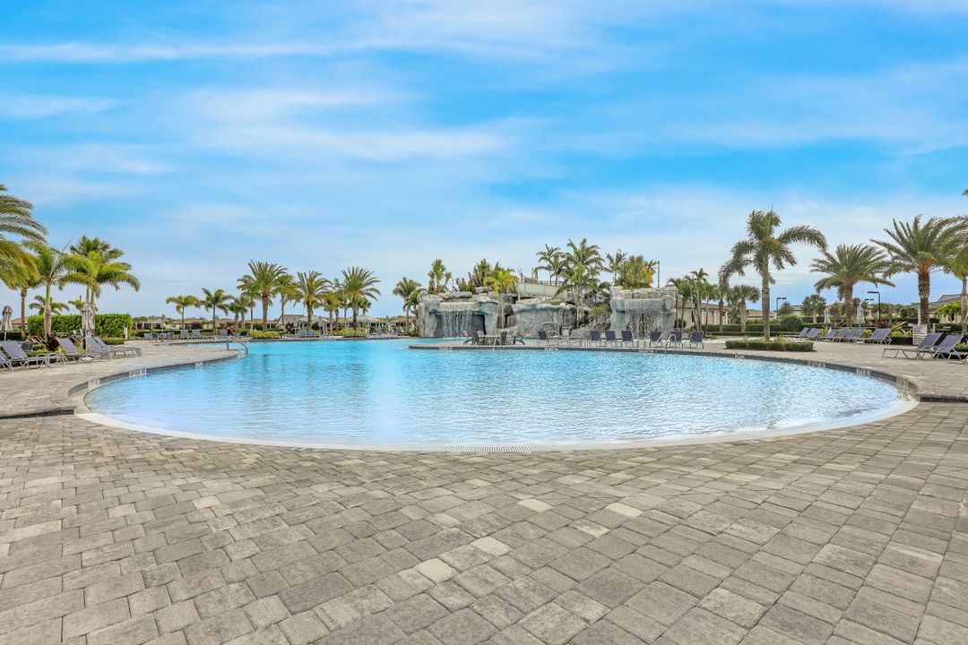 17624 Kinzie Ln, Estero, FL 33928