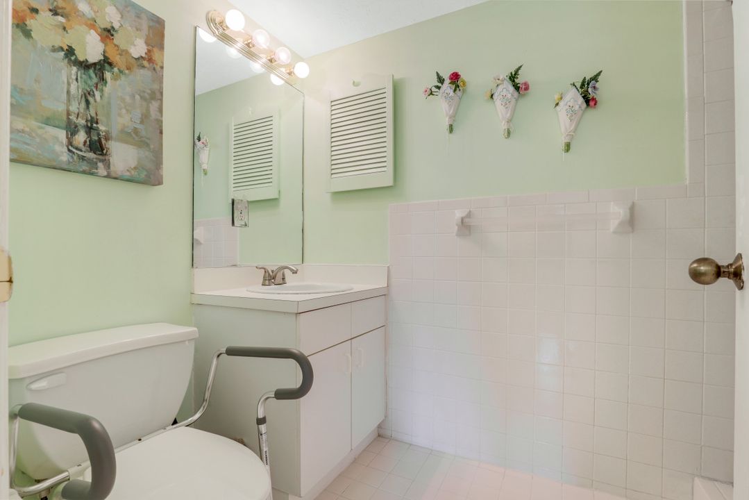 400 Misty Pines Cir #101, Naples, FL 34105