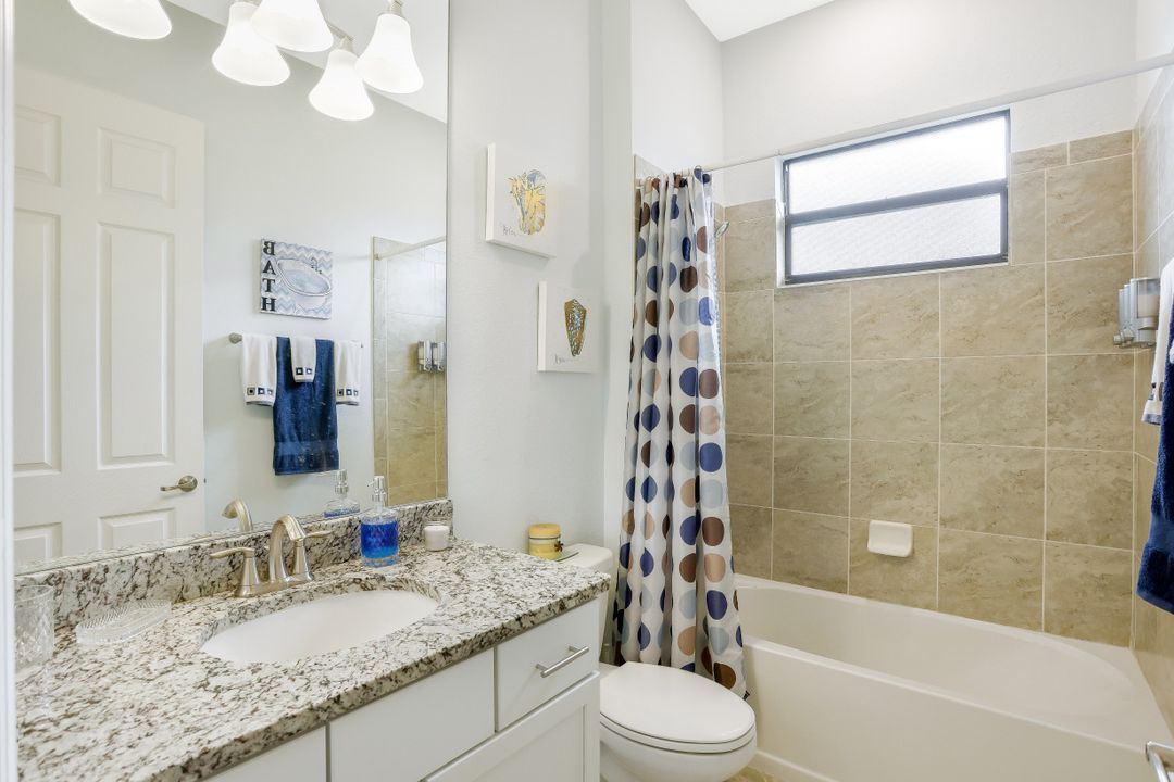 2067 Antigua Ln, Naples, FL 34120