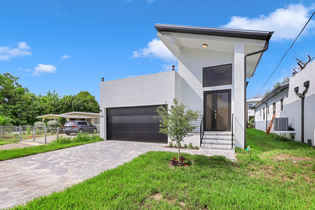 3013 Lunar St, Naples, FL 34112