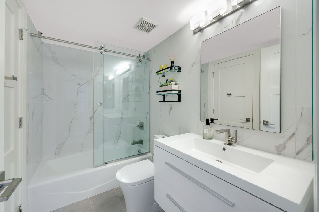 4451 Gulf Shore Blvd N #302, Naples, FL 34103