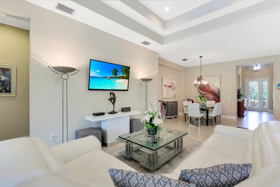 9097 Isla Bella Cir, Bonita Springs, FL 34135