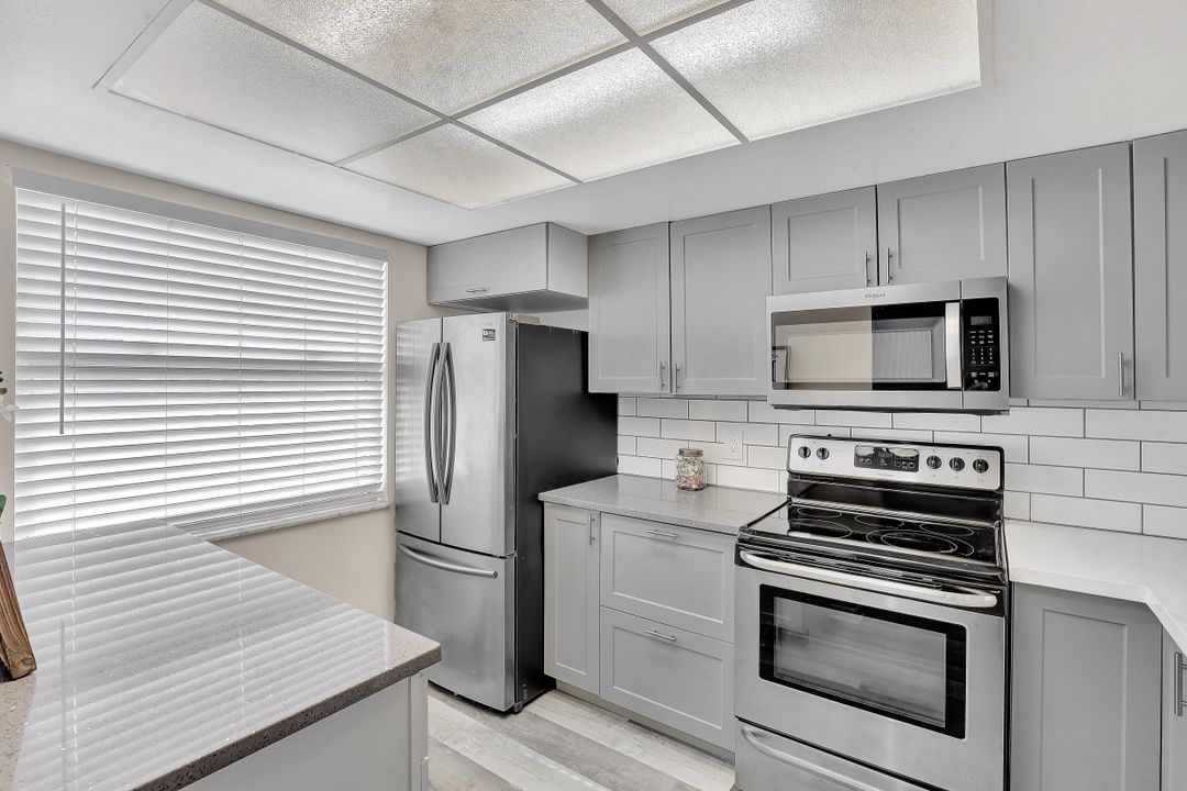 1519 Cape Coral Pkwy W #5, Cape Coral, FL 33914