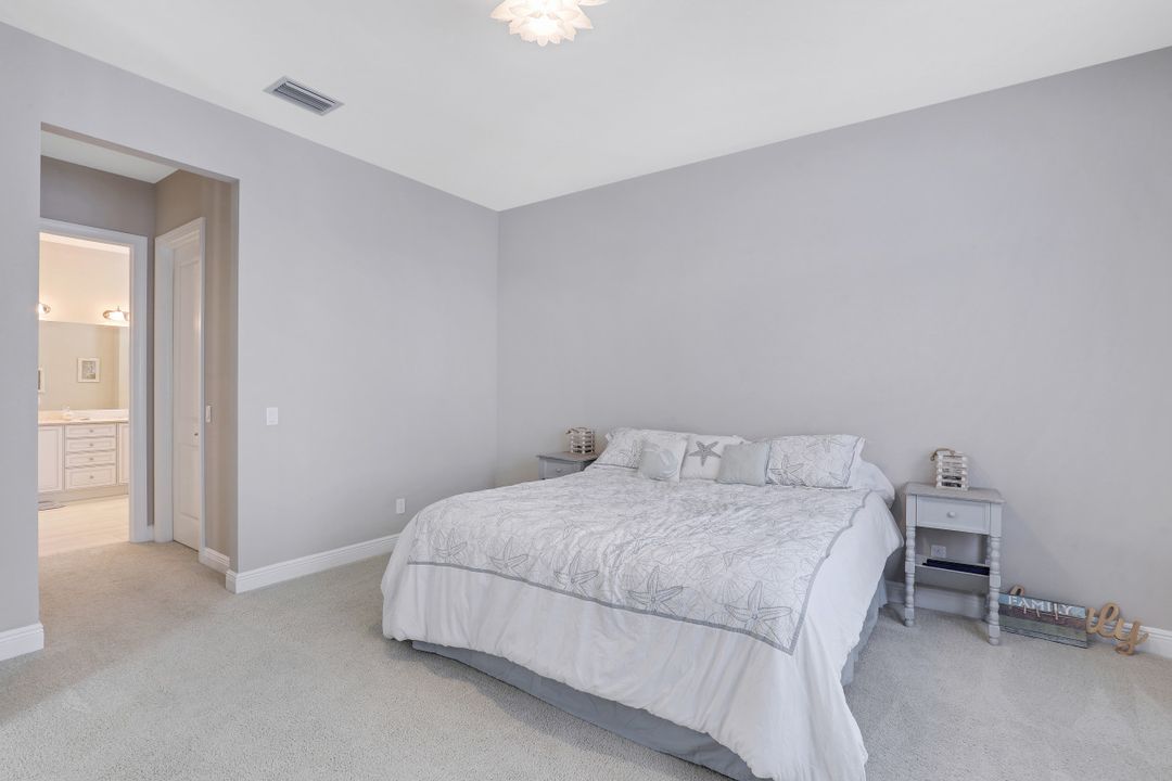 4714 Formosa Dr, Naples, FL 34119