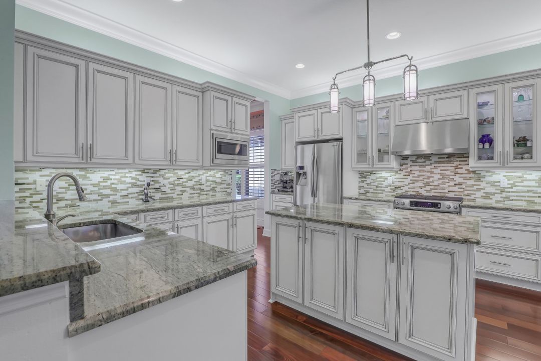 3987 Bering Ct, Naples, FL 34119