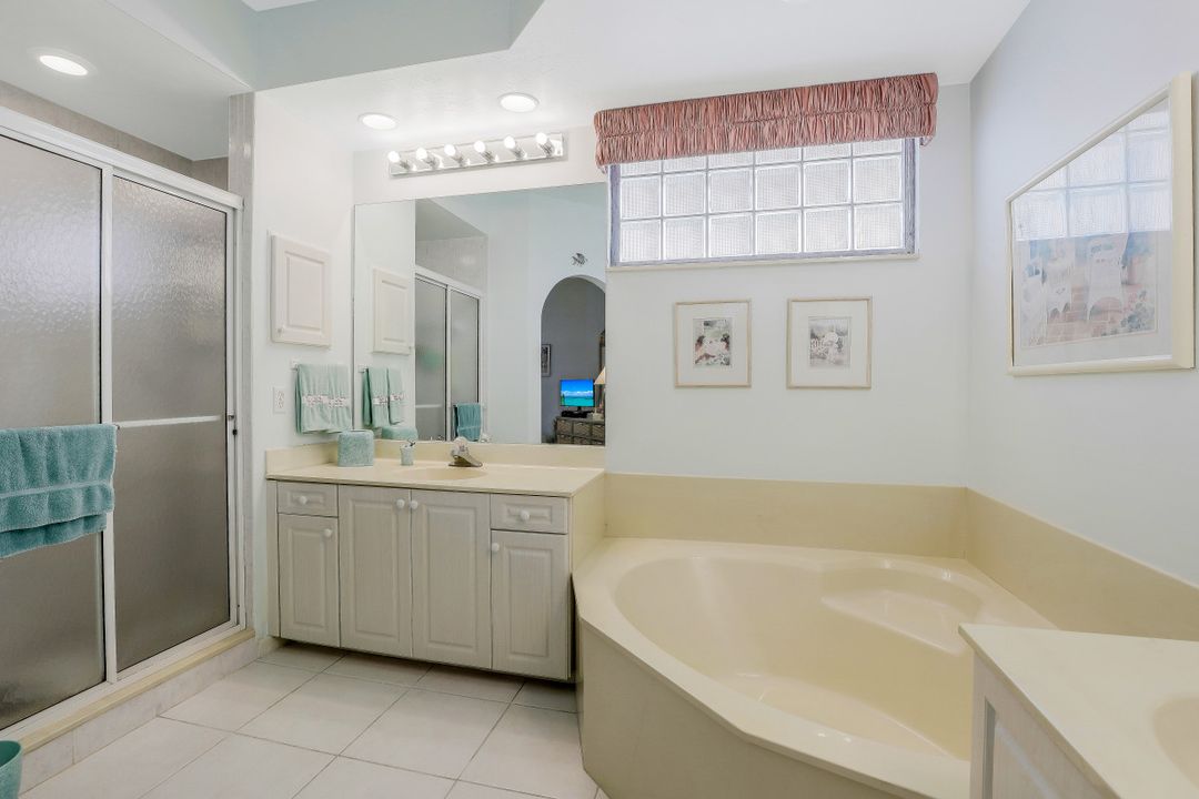 6500 Valen Way #402, Naples, FL 34108