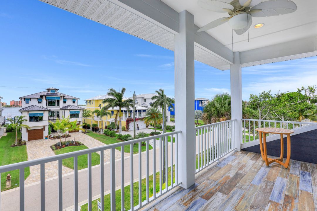 816 San Carlos Dr, Fort Myers Beach, FL 33931