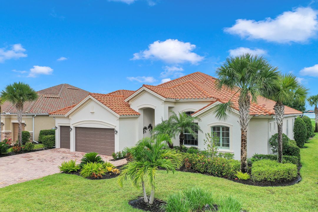 9017 Quarry Dr, Naples, FL 34120